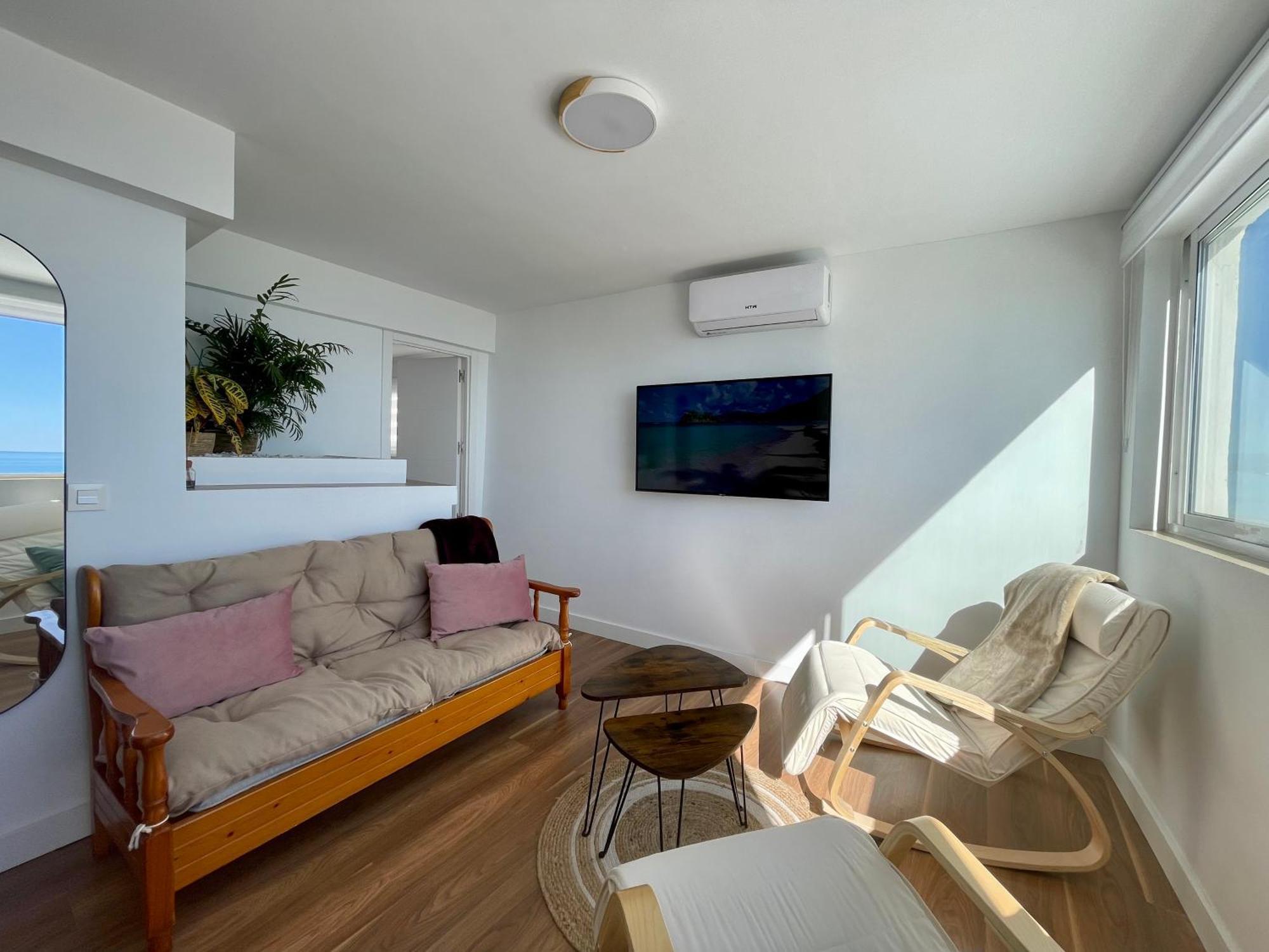 Apartamento Calma Carihuela Beach - 10 Metros De La Playa Torremolinos Eksteriør billede