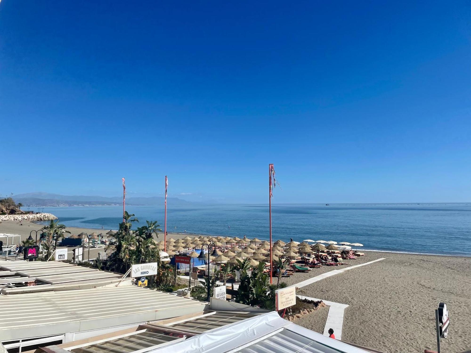 Apartamento Calma Carihuela Beach - 10 Metros De La Playa Torremolinos Eksteriør billede