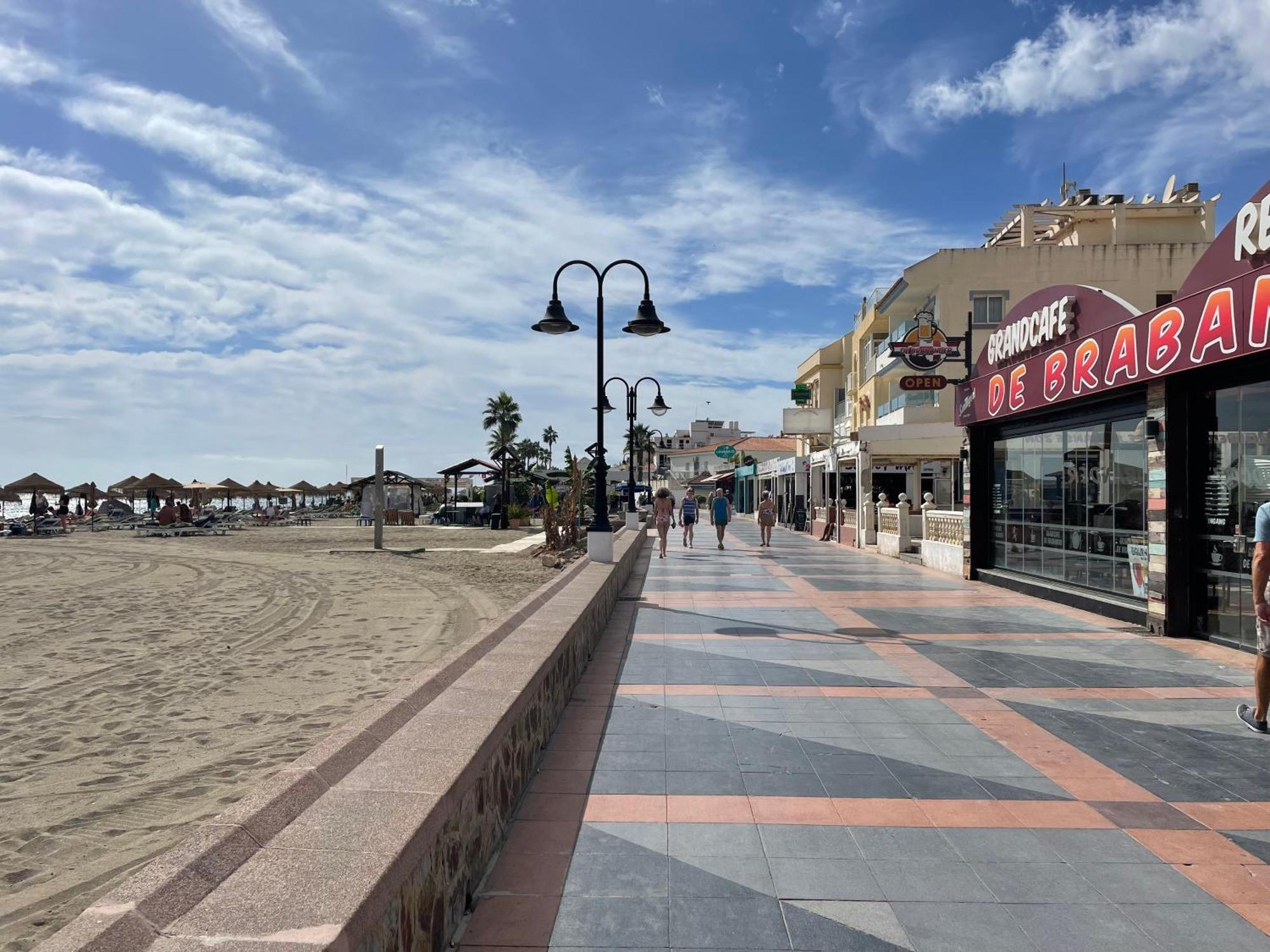 Apartamento Calma Carihuela Beach - 10 Metros De La Playa Torremolinos Eksteriør billede
