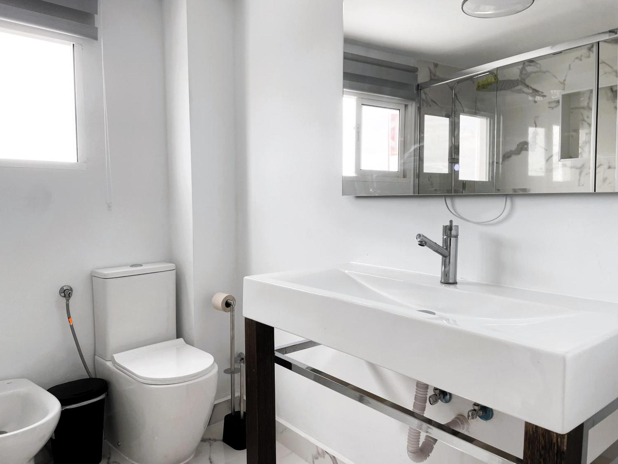 Apartamento Calma Carihuela Beach - 10 Metros De La Playa Torremolinos Eksteriør billede