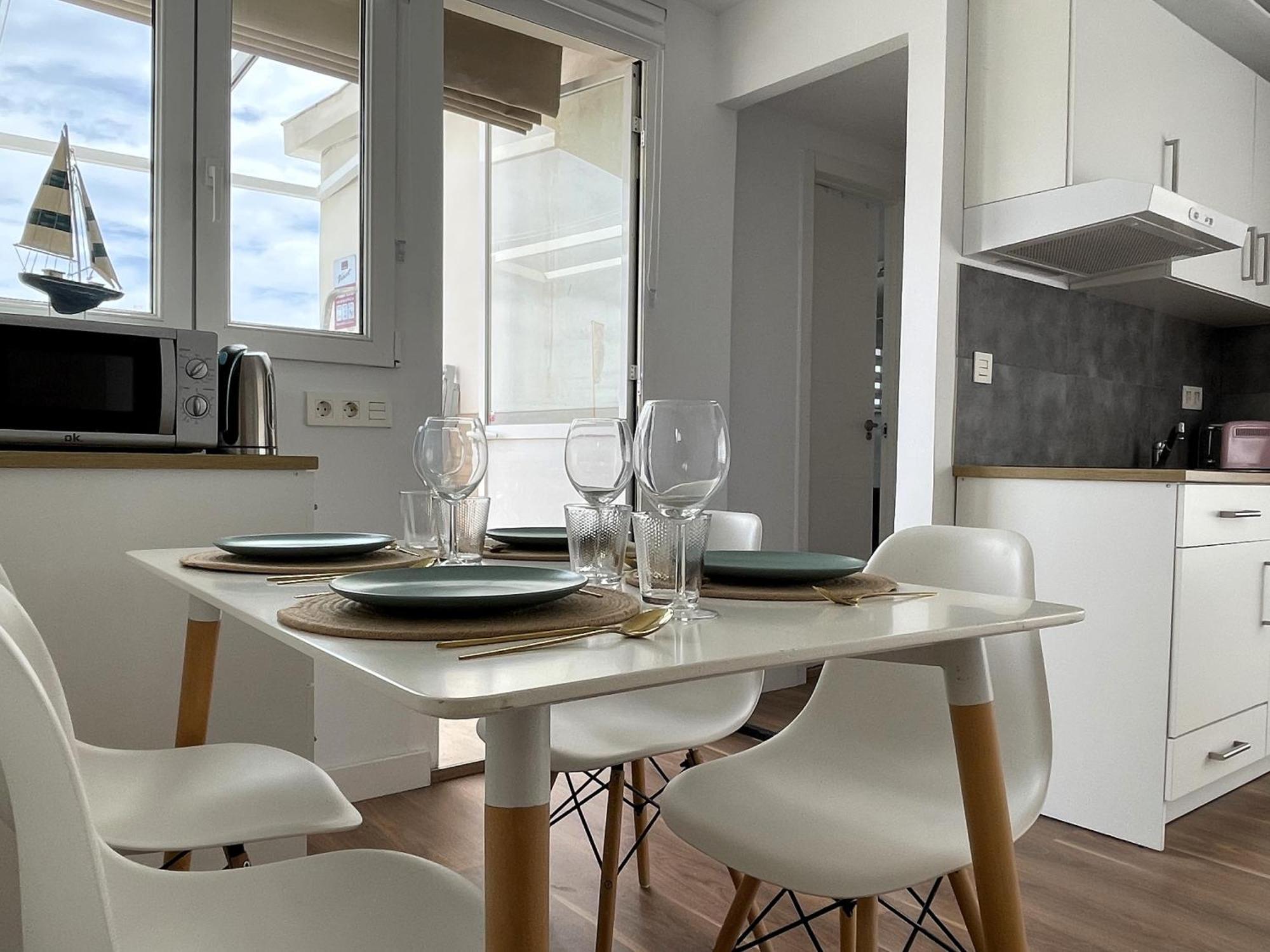 Apartamento Calma Carihuela Beach - 10 Metros De La Playa Torremolinos Eksteriør billede