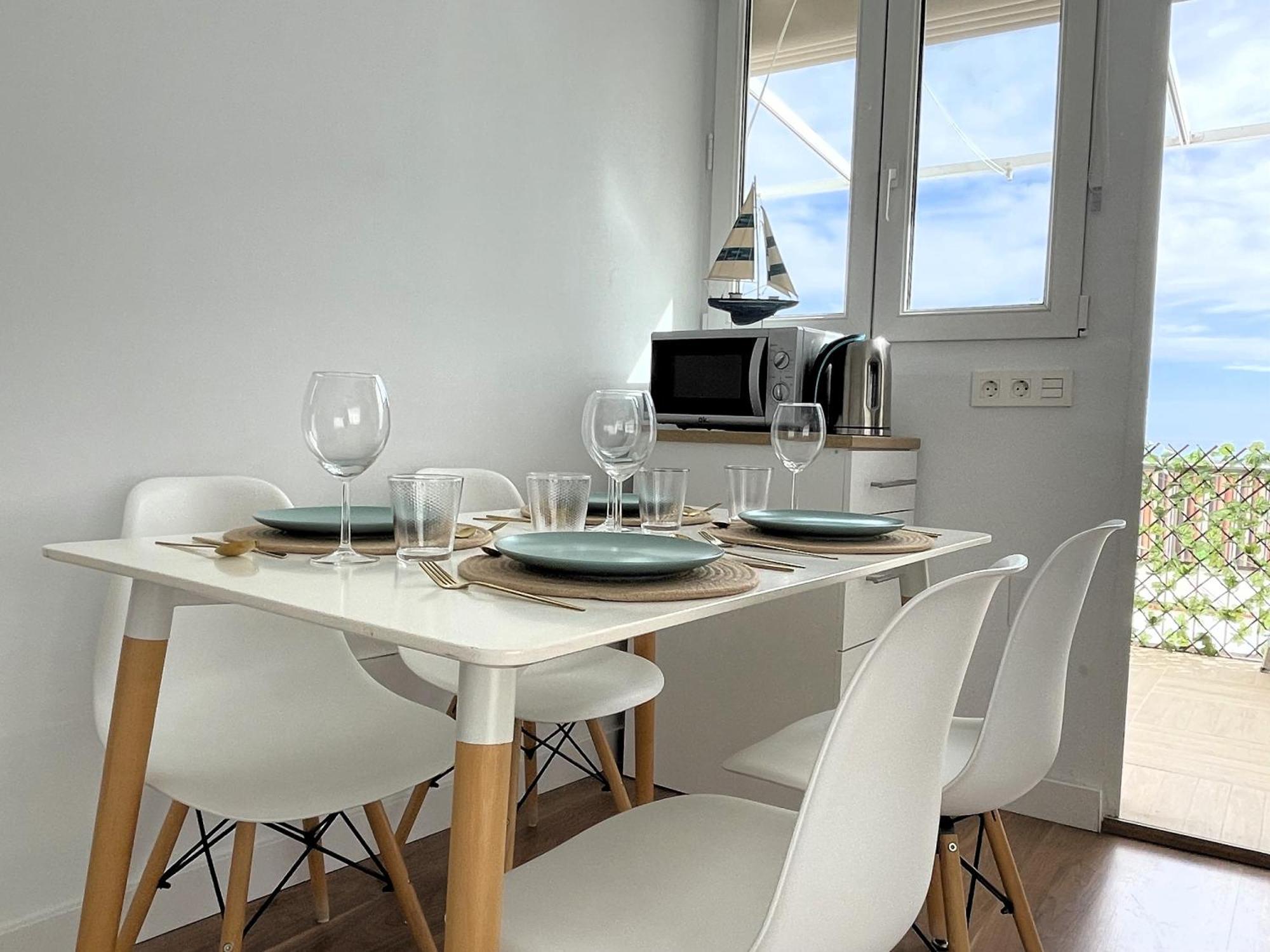 Apartamento Calma Carihuela Beach - 10 Metros De La Playa Torremolinos Eksteriør billede